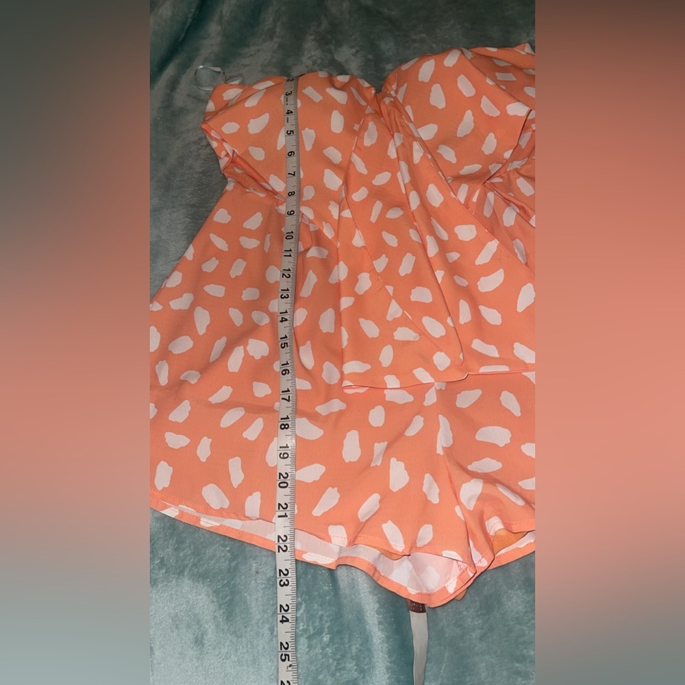 Lulus Inez Peach and White Print Tie-Front Romper Large NWT - Picture 7 of 11